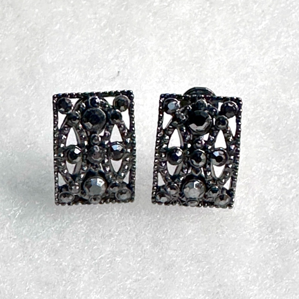 Clip black sequin earrings